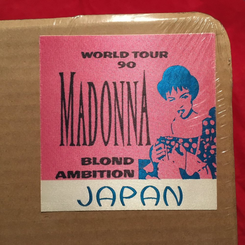 Madonna Backstage Passes Blond Girlie 👀👈🥰 - Picture 2 of 9